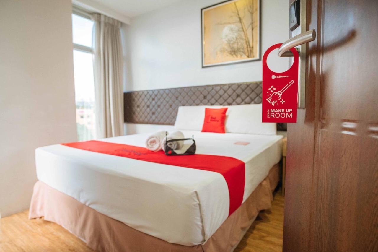 Reddoorz Plus Near Cebu Capitol Hotel Екстериор снимка