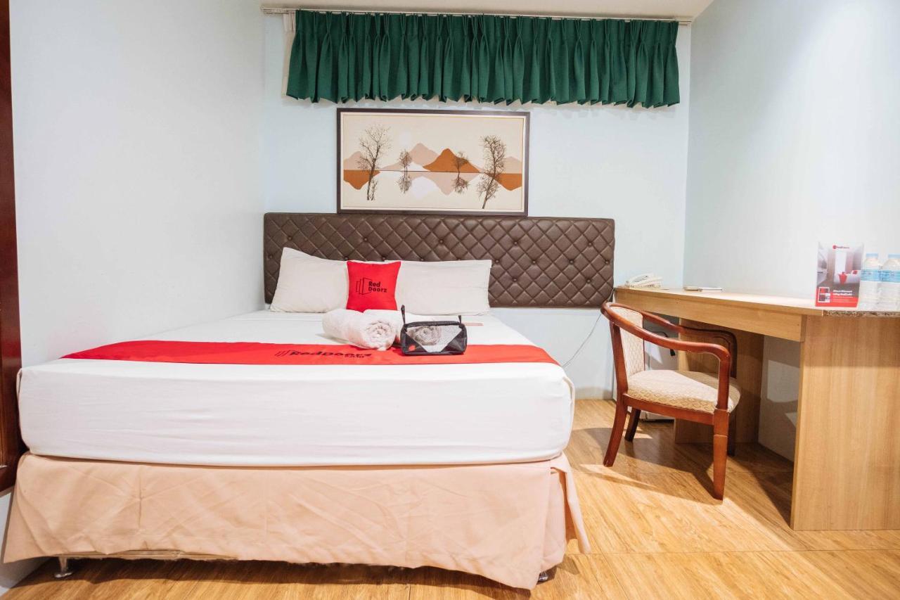 Reddoorz Plus Near Cebu Capitol Hotel Екстериор снимка